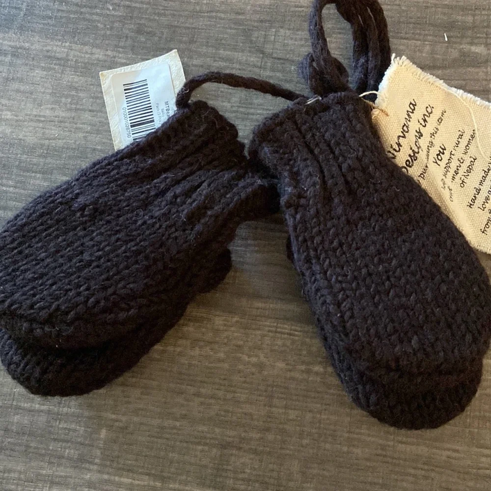 New Nirvanna Designs Brown Wool Bear Mittens with attached String Toddler